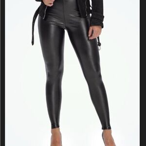 HUE Leatherette Black pull on Leggings S